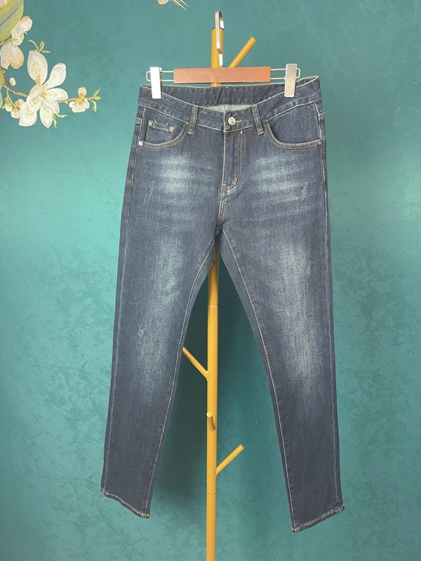 ブランドジーンズ背面デザイン